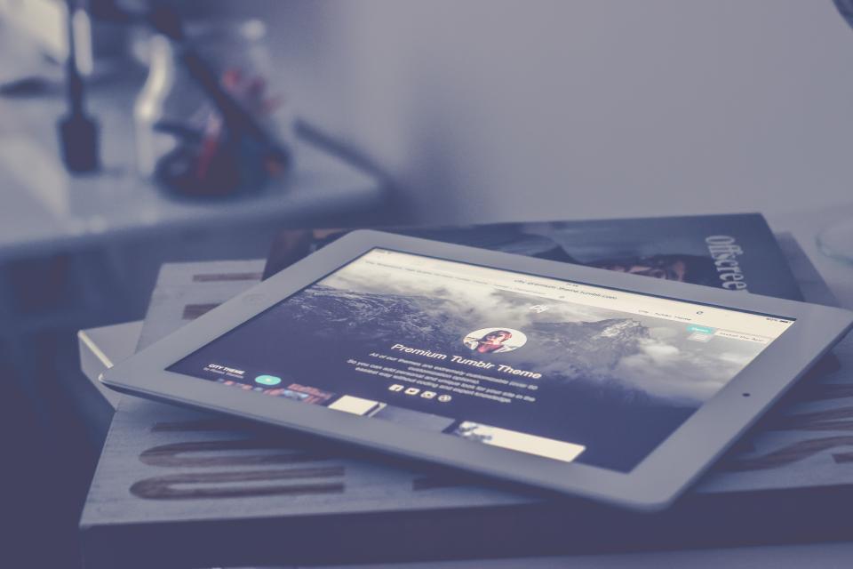 Ipad Table