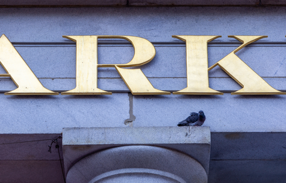 Sign Building