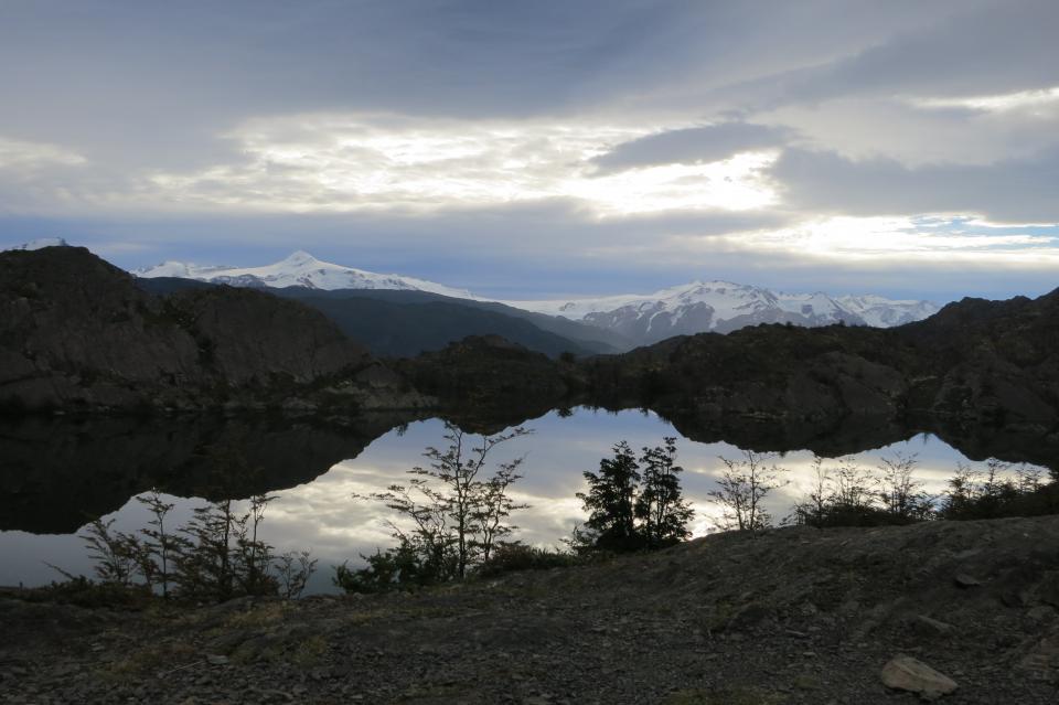 Laguna Platos Torres Del Paine