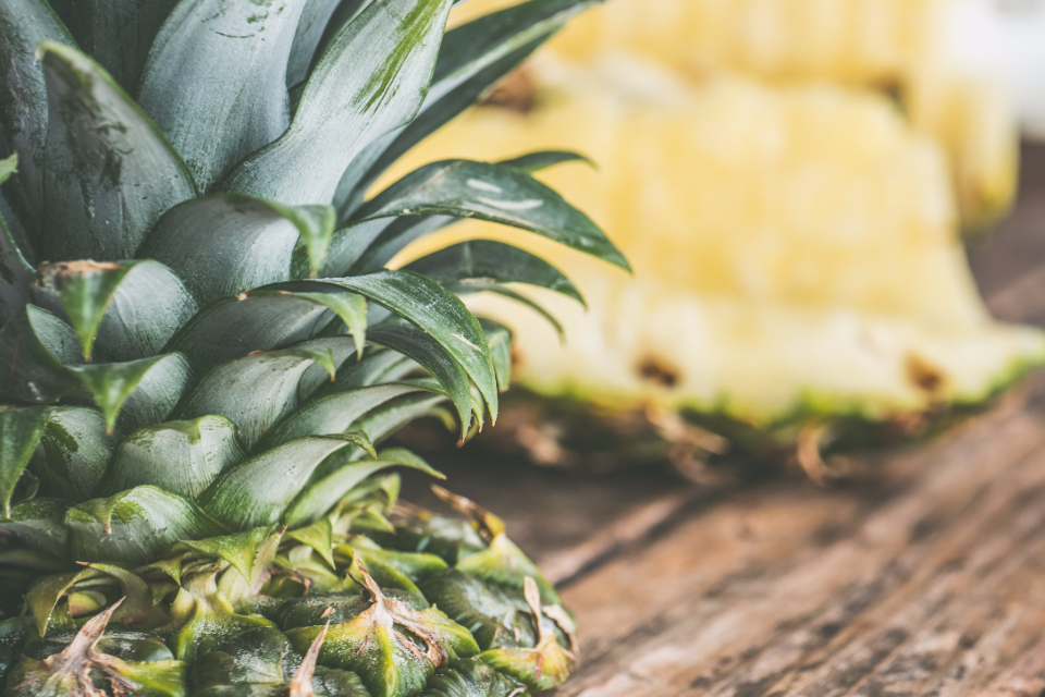 Pineapple Table