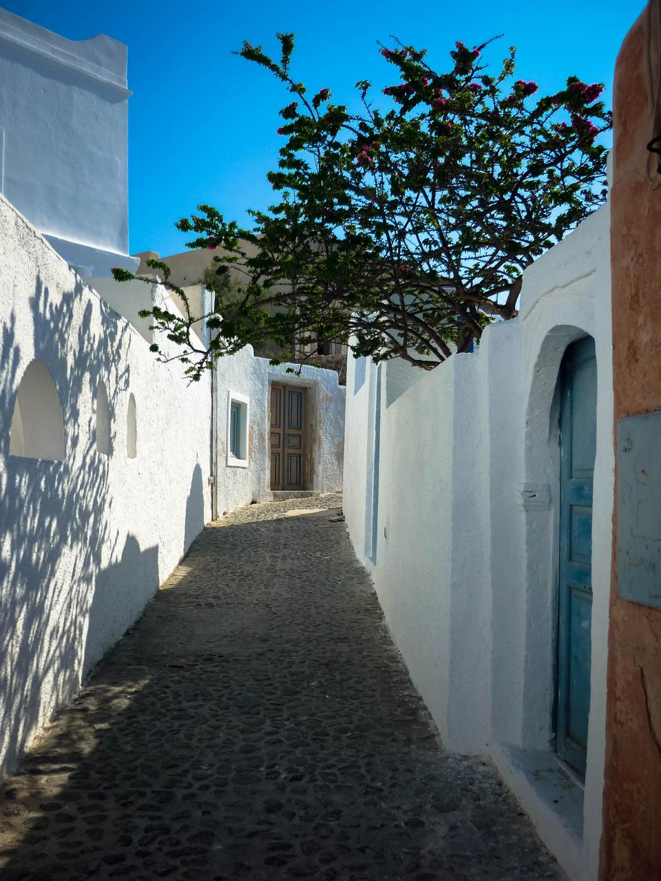 Oia Walkway