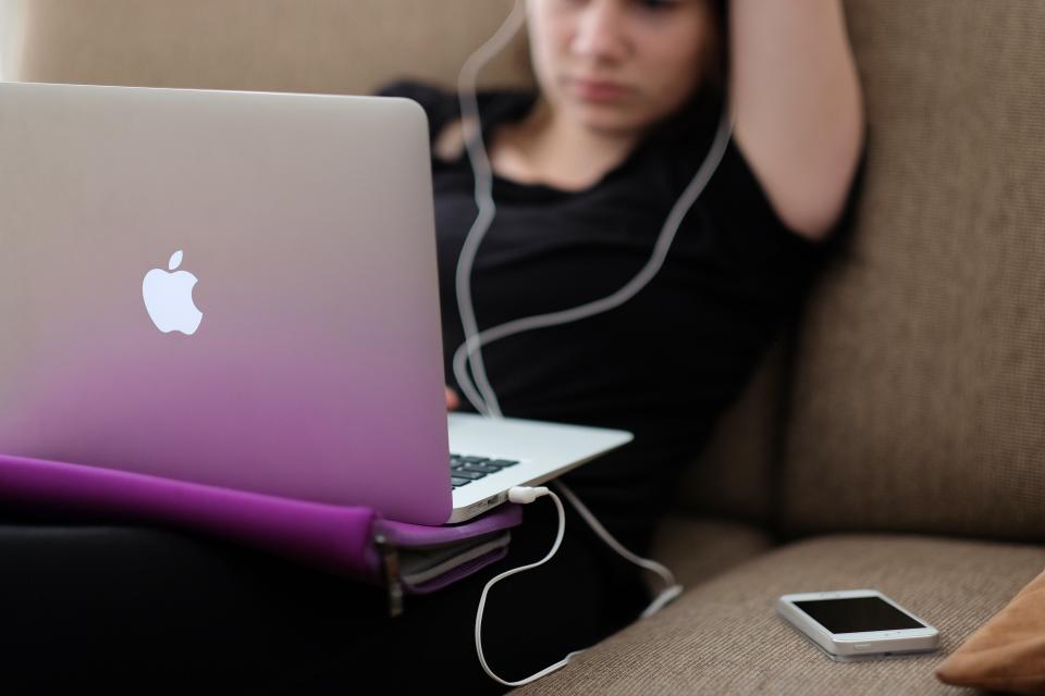 Laptop Apple