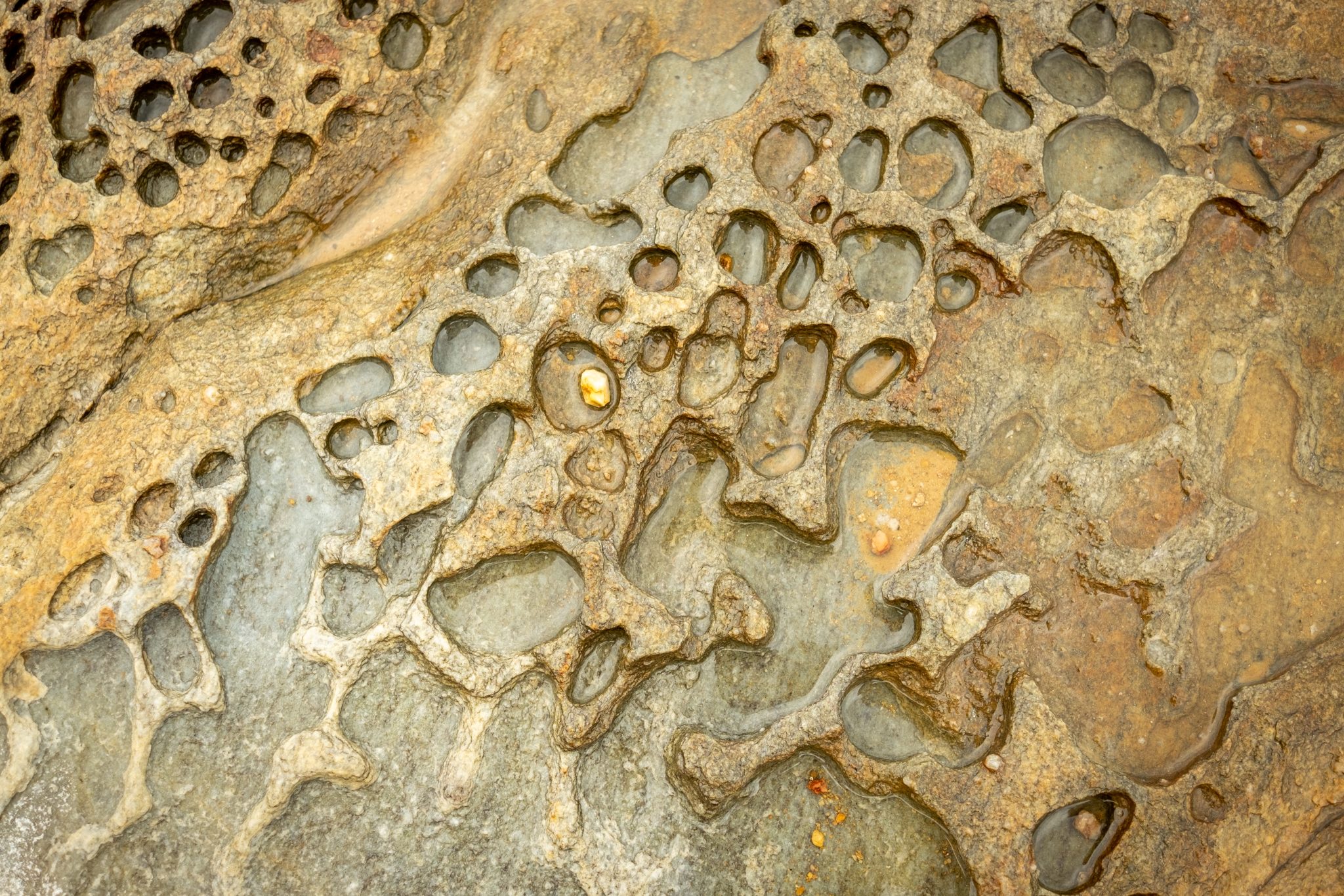 Rock erosion structure