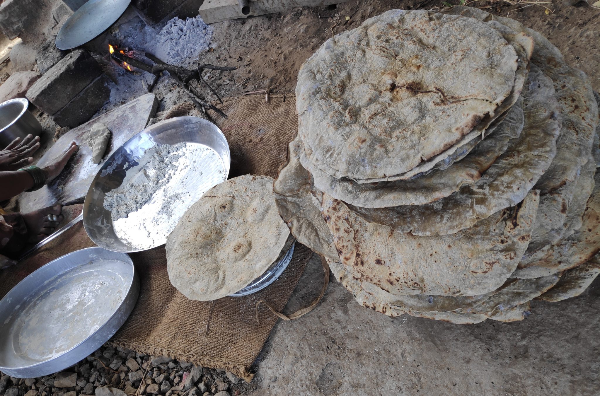 Bajara Roti ( Bajarichi bhakari ani मातीची चुल )