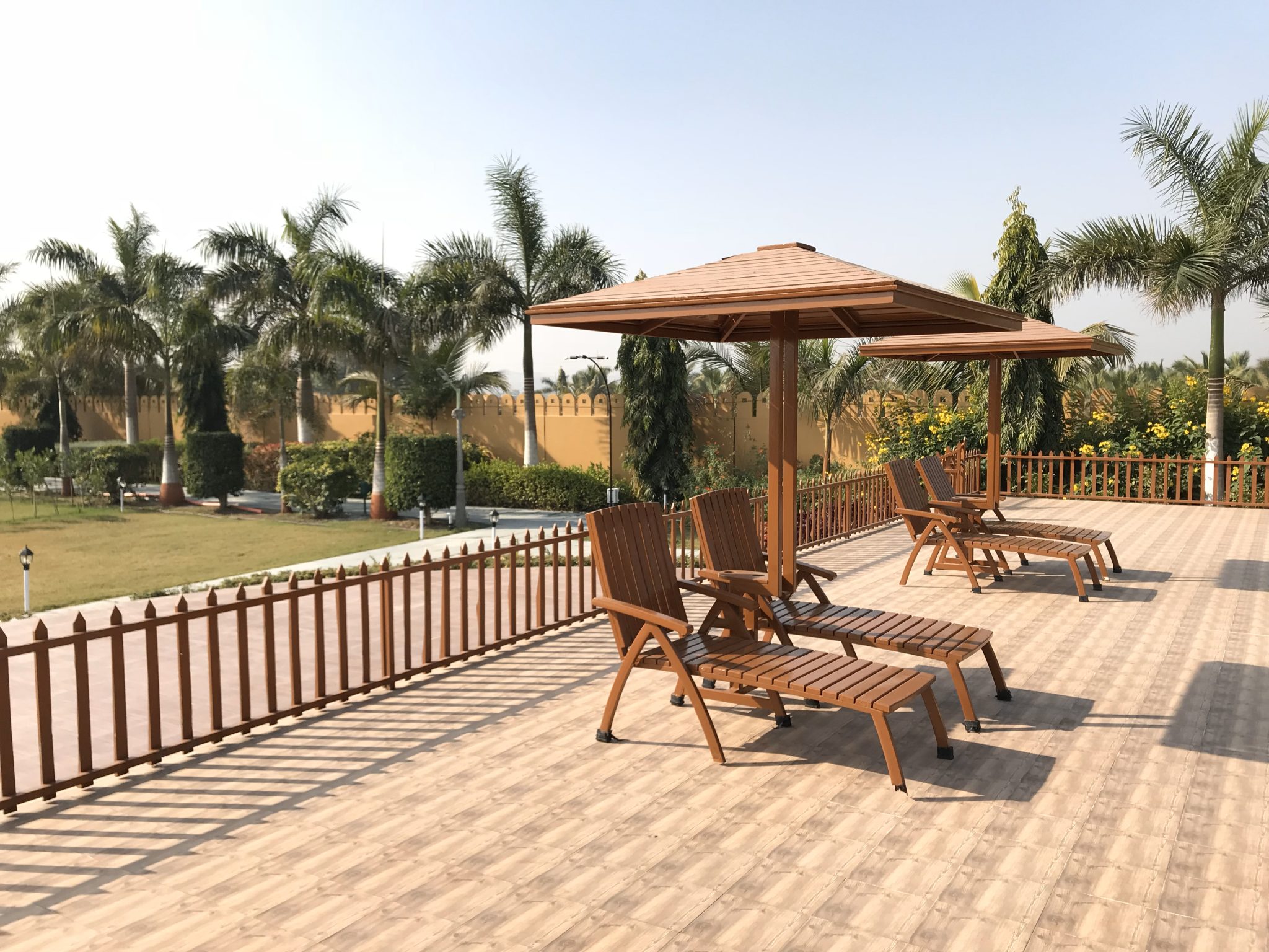 Outdoor lounge chairs