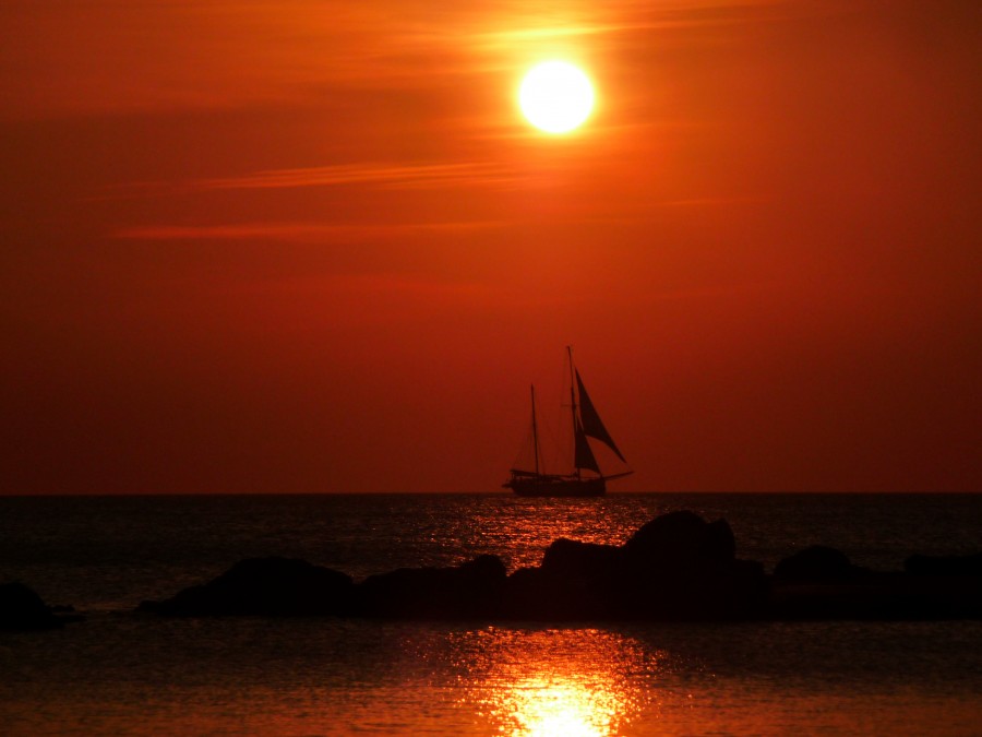 Sailing to the sun