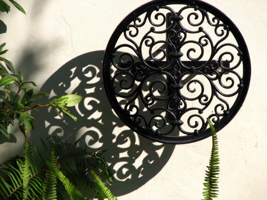 circle and shadow