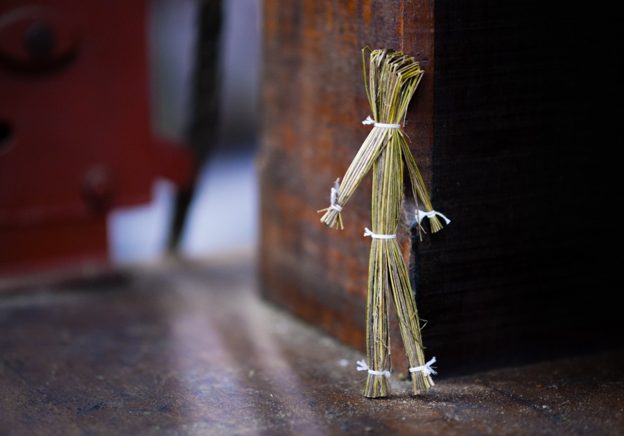Straw puppet