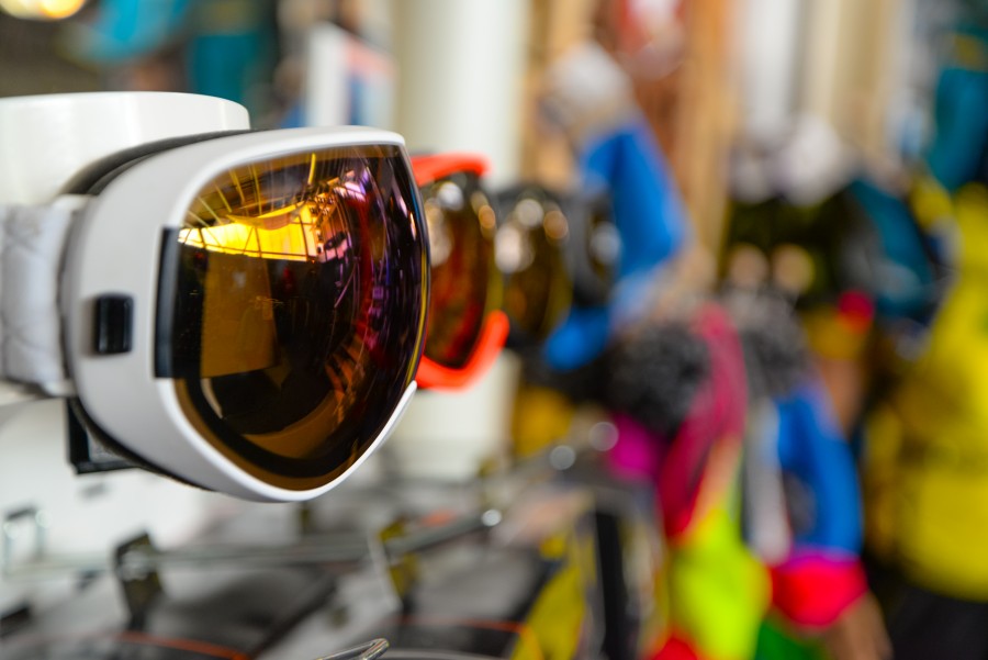 Ski glasses