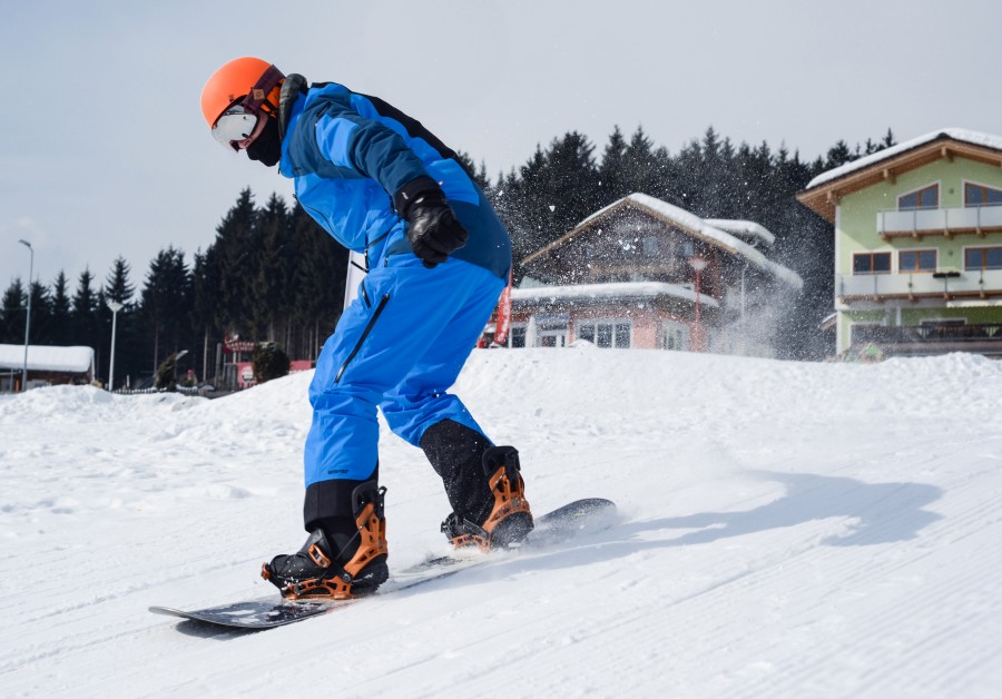 Snowboarder