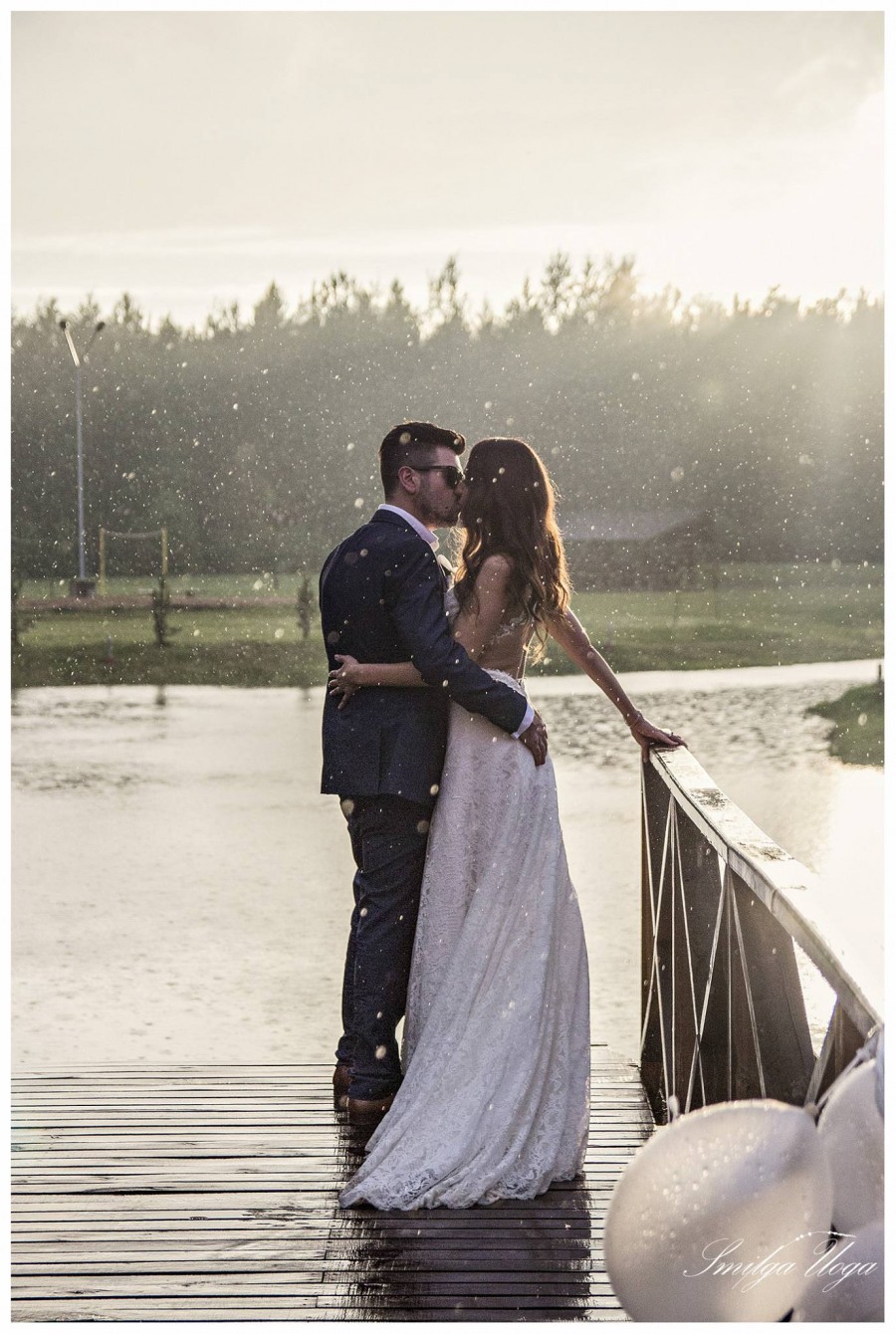 Wedding in the rain