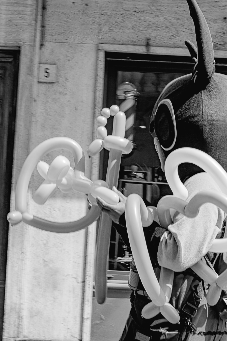 l'uomo dei palloncini