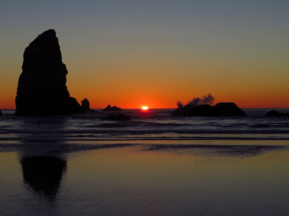 Rocky Ocean Sunet