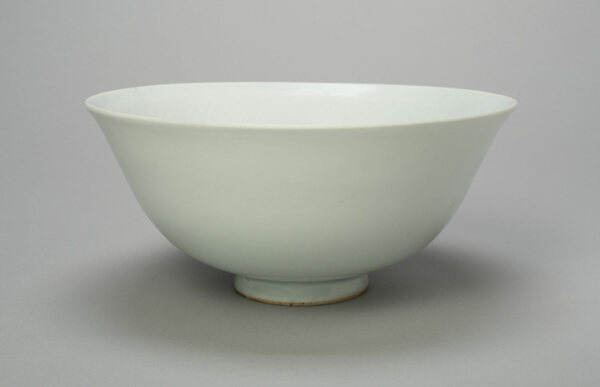 Bowl with Peony Scrolls, Thunderbolt (Vajra) Symbol, and Characters Shufu (Privy Council)