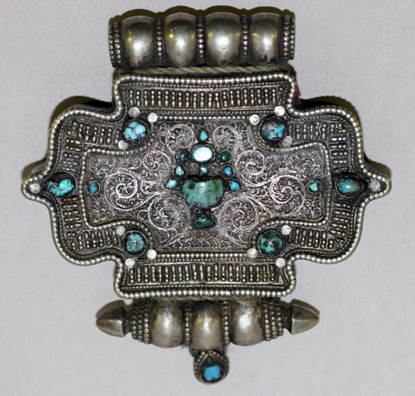 Woman's Amulet Box (Ga'u)