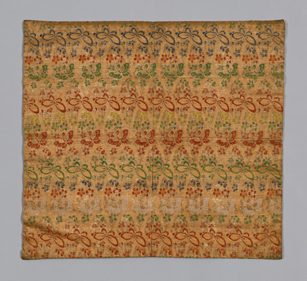 Uchishiki (Altar Cloth)