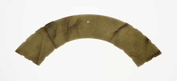 Arc-shaped pendant (huang)