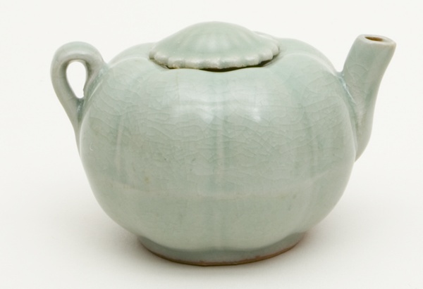 Melon-Shaped Ewer (Wine Pot) with Flower-Head/ Foliate Lid