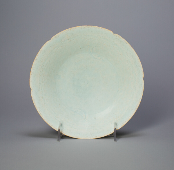 Foliate Bowl with Fish and Waves