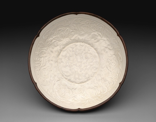 Dish with Peony Sprays and Four Boys