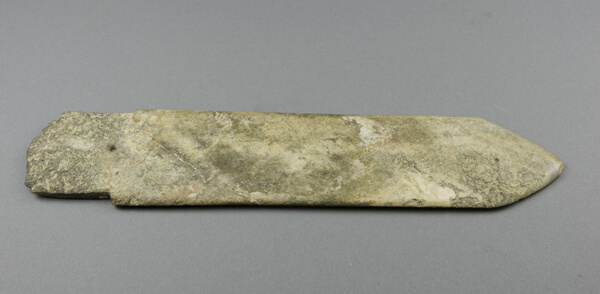 Dagger axe