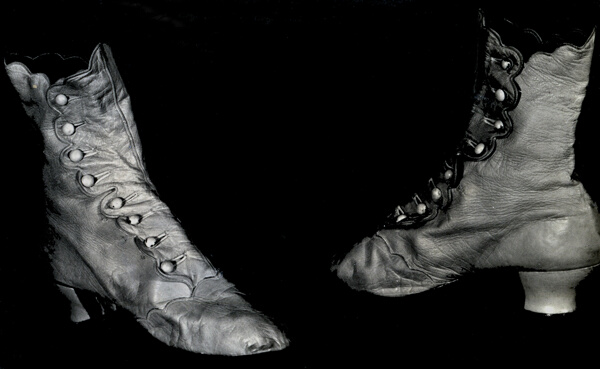 Pair of Startups (Half Boots)